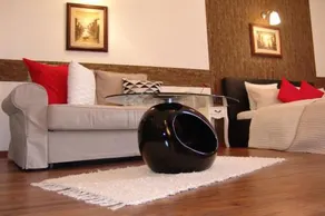 Romantic Centrum Apartman - Image 4