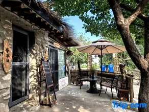 Helan Mountain Yanhua Gucun Jiugu Xiaoshe Homestay - Image 2