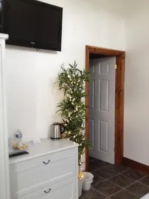 Soar Chapel Guest House - Image 5