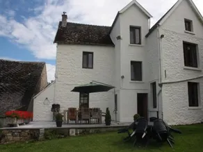 Luxurious Holiday Home With Garden In Gimnee - Image 2