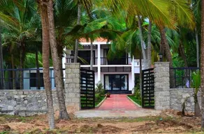 Beach House - Image 5