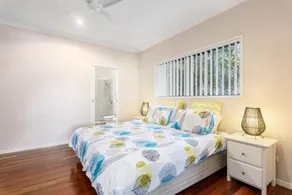 7 Ibis Court Spacious Family Home With Large Outdoor Area Swimming Pool & Ample Parking - Image 3