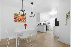 Free Parking Gorgeous 3Bedrooms - Image 2