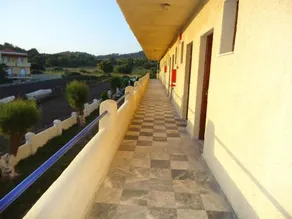 Omiros Hotel - Image 3