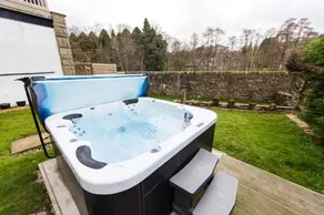 Nydsley Hall by Maison Parfaite 4 Luxury Apartments 2 with Hot Tubs - Image 2