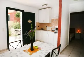 Glyfada Gorgona Apartments - Image 2