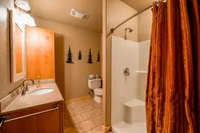 Grand Lookout Lodge - Image 2
