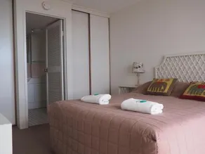 Northcliffe Apartments - Image 5