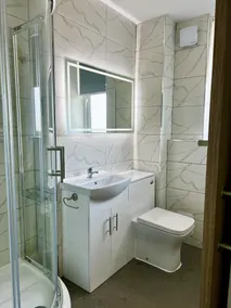 Manchester - 1 Bedroom - Sleeps 3 - Free Parking - Image 5