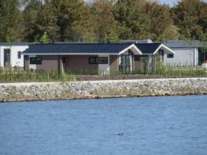 Lakeside Escape Near Enkhuizen - Image 5