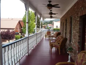 Jamestown Hotel - Image 3