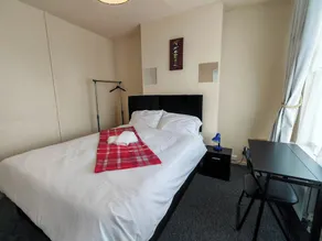 Central Wolverhampton Stay - Image 3