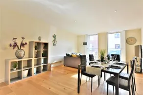 Cardinals Apartment - Image 3