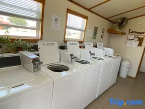 Silver Wind RV Park and Cabins - Image 4