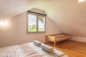 Lake View Holiday Home - Image 2