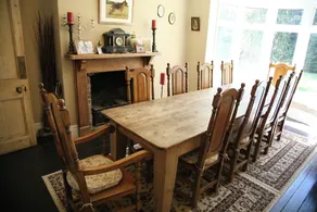 House Sleeps 9-garden-pool-bbq-patio-parking - Image 3