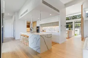 Luxury Holiday Living Noosa Heads - Image 2