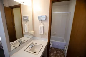 Economy Hotel Okmulgee - Image 4