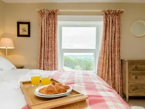 Backstone Bank Farmhouse - Image 3