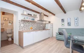 Nice Home In Unesic With Wifi - Image 3