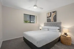 Comfy 2-Bedroom Family Apartment with Free Parking - Image 2
