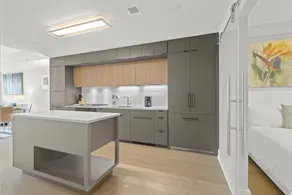 Global Luxury Suites at Tribeca - Image 3