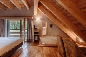 Charmant Petit Hotel - Image 4