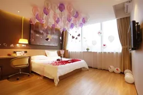 IU Hotel Lanzhou Dongfanghong Square Gaolan Road - Image 2