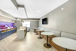 MainStay Suites - Image 4
