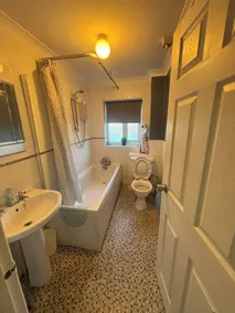 Cosy Apartment in Doncaster - Image 5