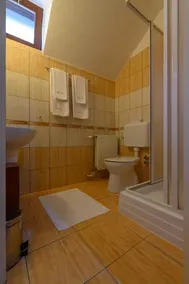 Apat Hotel And Restaurant - Image 5