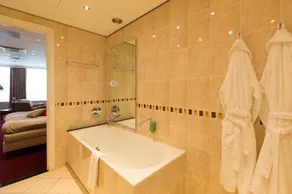 Sense Restaurant Hotel - Image 3