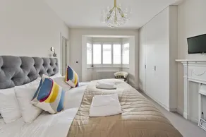 Wonderful Family Home With Garden Near Twickenham by Underthedoormat - Image 2
