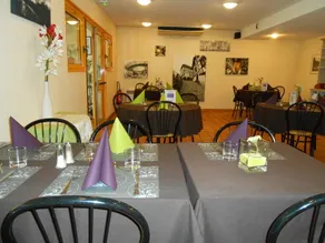 Adam's Hotel - Image 5