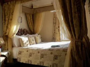 Minstrel's Rest - Image 2