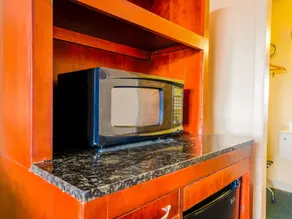 Travelodge by Wyndham Henderson - Image 3