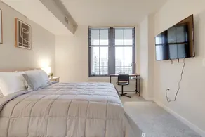 Nice Apt Great Views in Pentagon City - Image 2