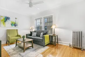 1BR Chicago-style Apartment Close to Everything! - Image 4