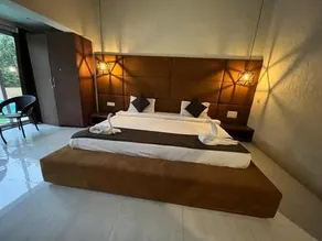 Sun Shine Villa 4BHK - Image 5