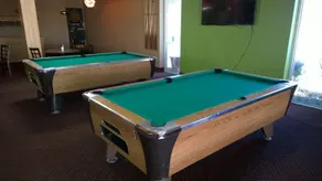 Econo Lodge - Image 5