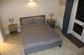The George Hotel - Image 2