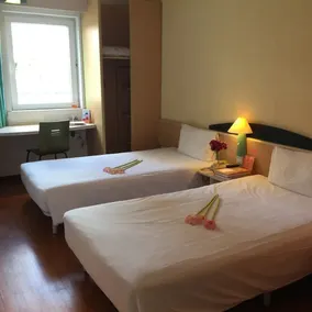 Ibis Zhongshan Huangpu - Image 2