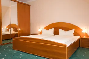 Hotel Triton - Image 2