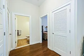Chase at Lexington st - Image 5