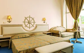 Royal Marina - Image 5