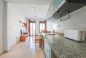 MANUEL DE FALLA I - Cozy Apartment 500 Meters from the City Center with Free WiFi - Image 3