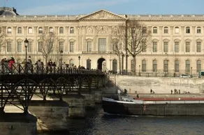MusÉe Du Louvre St HonorÉ Luxury Apartment - Image 1