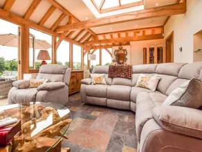 Hyde Tyning Cottage - Image 2