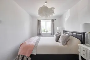 Host Stay Cornflower Way - Image 2