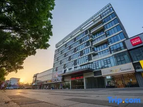 QingyiHotel - Image 3